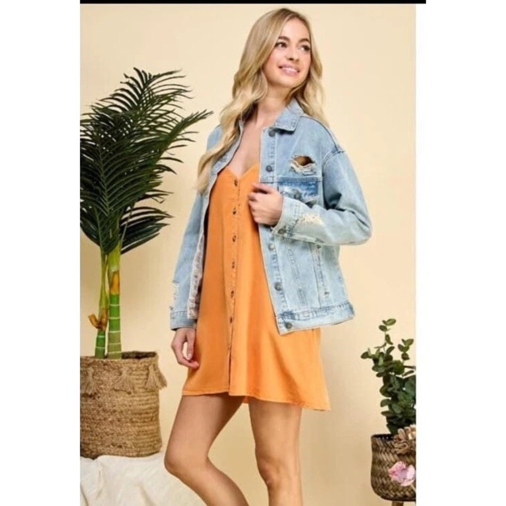 Veveret Destroyed Women's Denim Jean Jacket Size Small